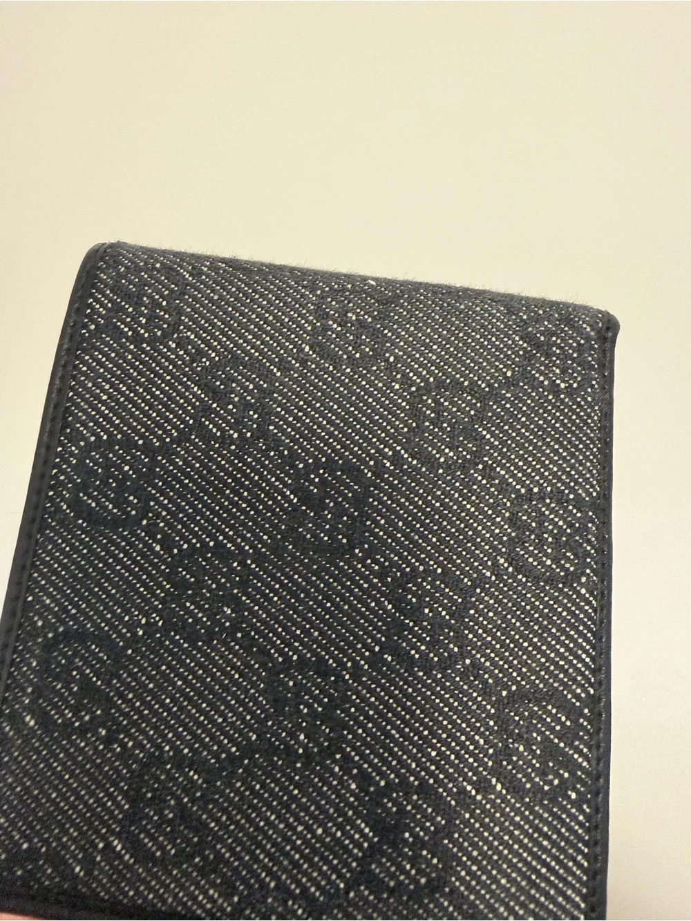Authentic Gucci Men's Black Bi-Fold Wallet - Classic Canvas